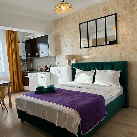 Studios & Apartments Palas By Glam Apartments Яш Екстериор снимка