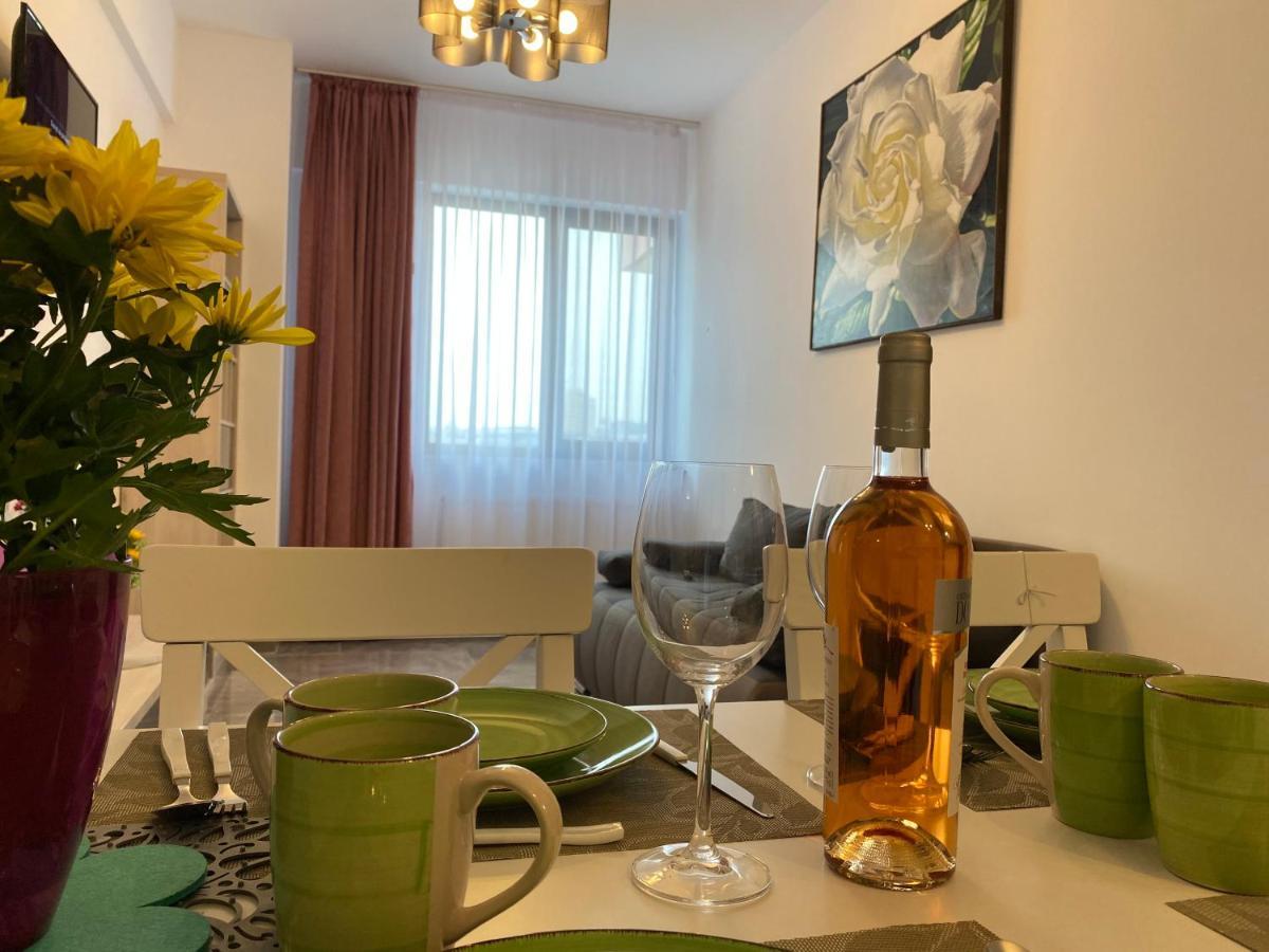Studios & Apartments Palas By Glam Apartments Яш Екстериор снимка