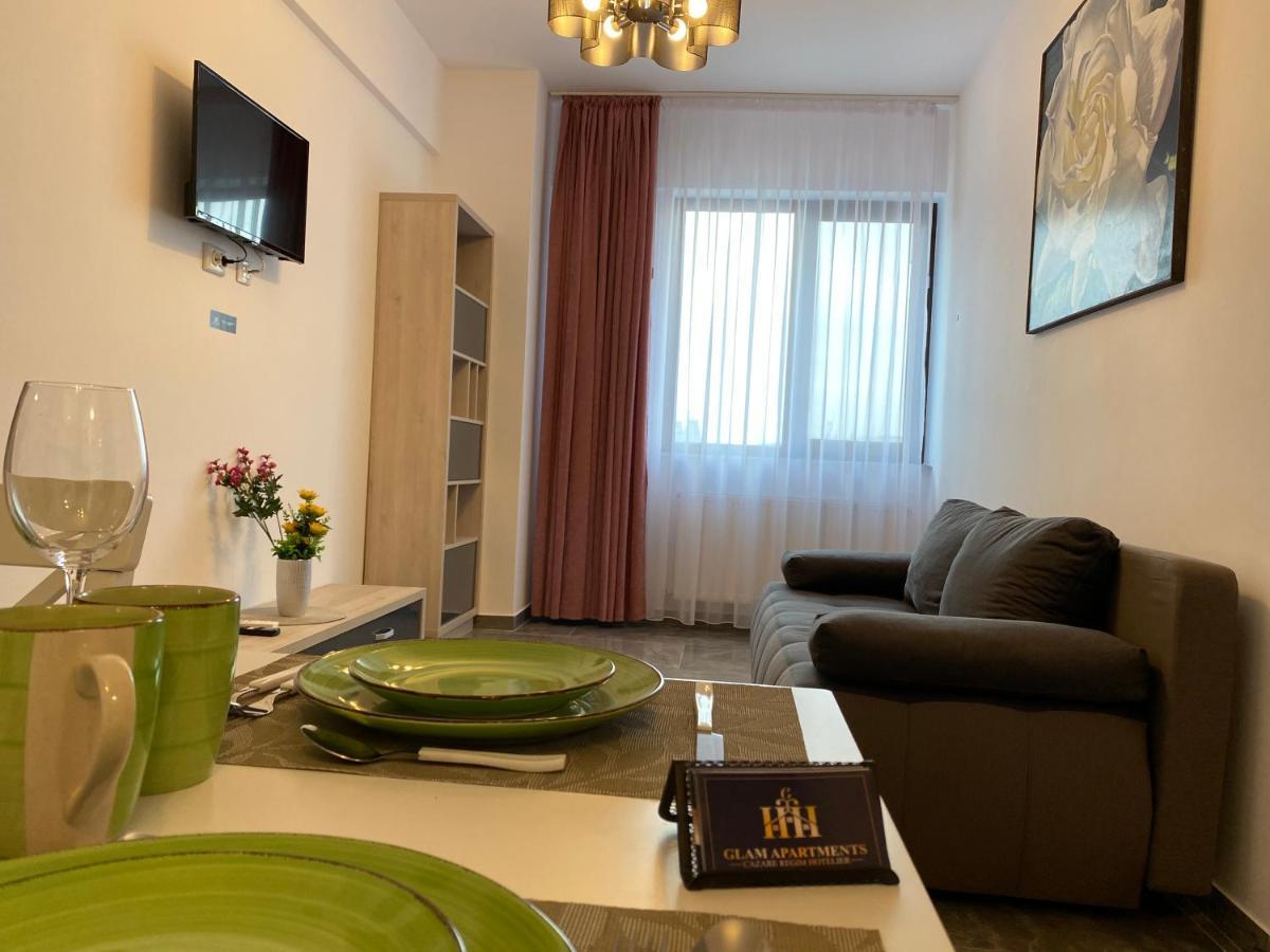 Studios & Apartments Palas By Glam Apartments Яш Екстериор снимка