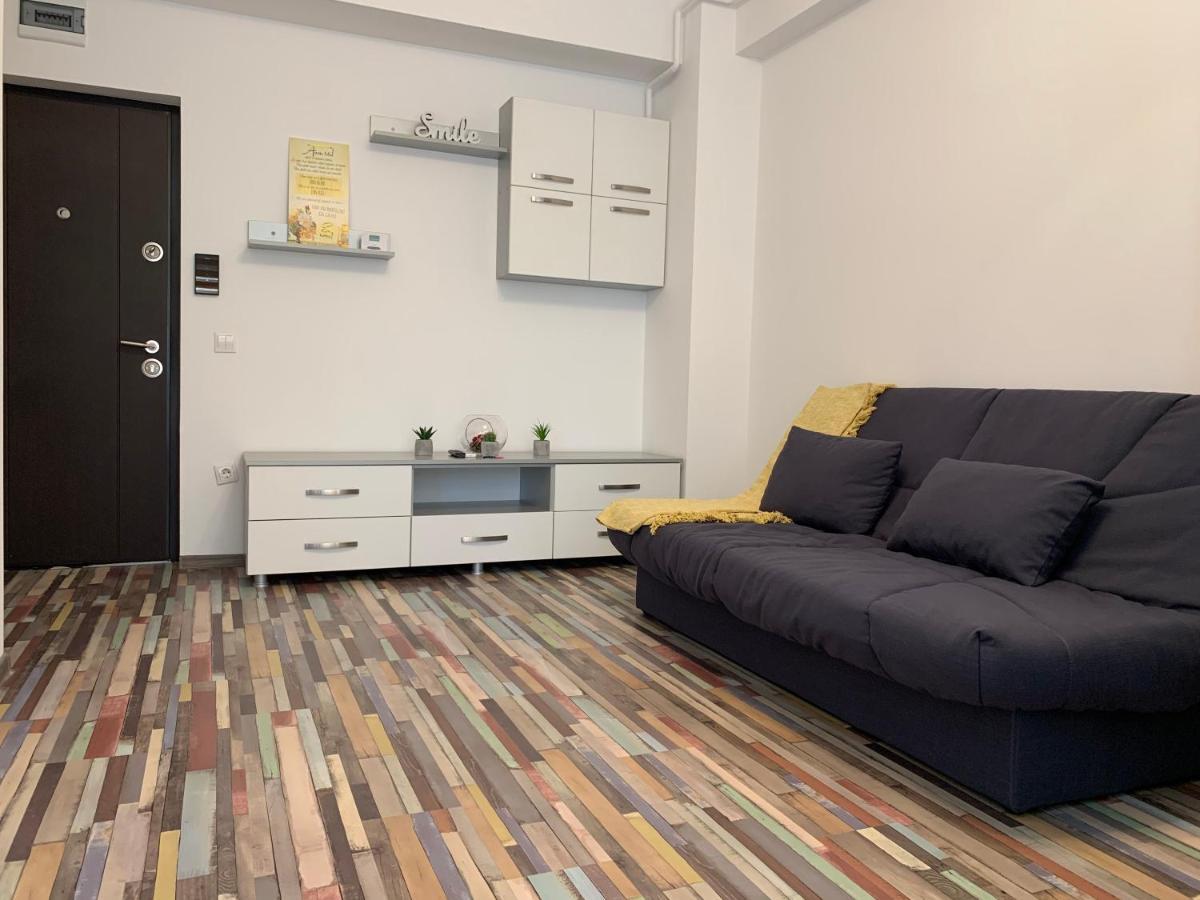 Studios & Apartments Palas By Glam Apartments Яш Екстериор снимка