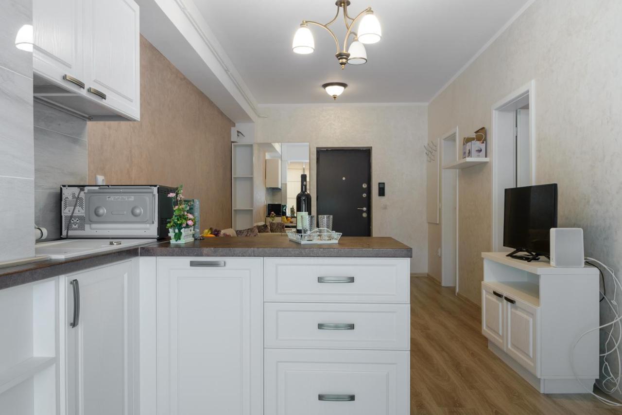 Studios & Apartments Palas By Glam Apartments Яш Екстериор снимка
