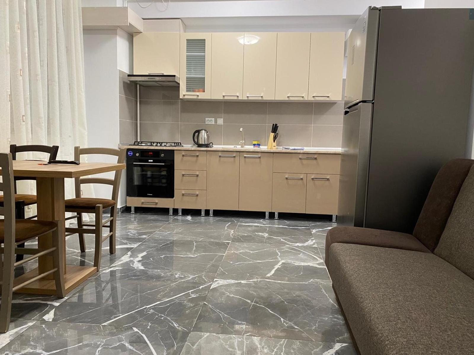 Studios & Apartments Palas By Glam Apartments Яш Екстериор снимка