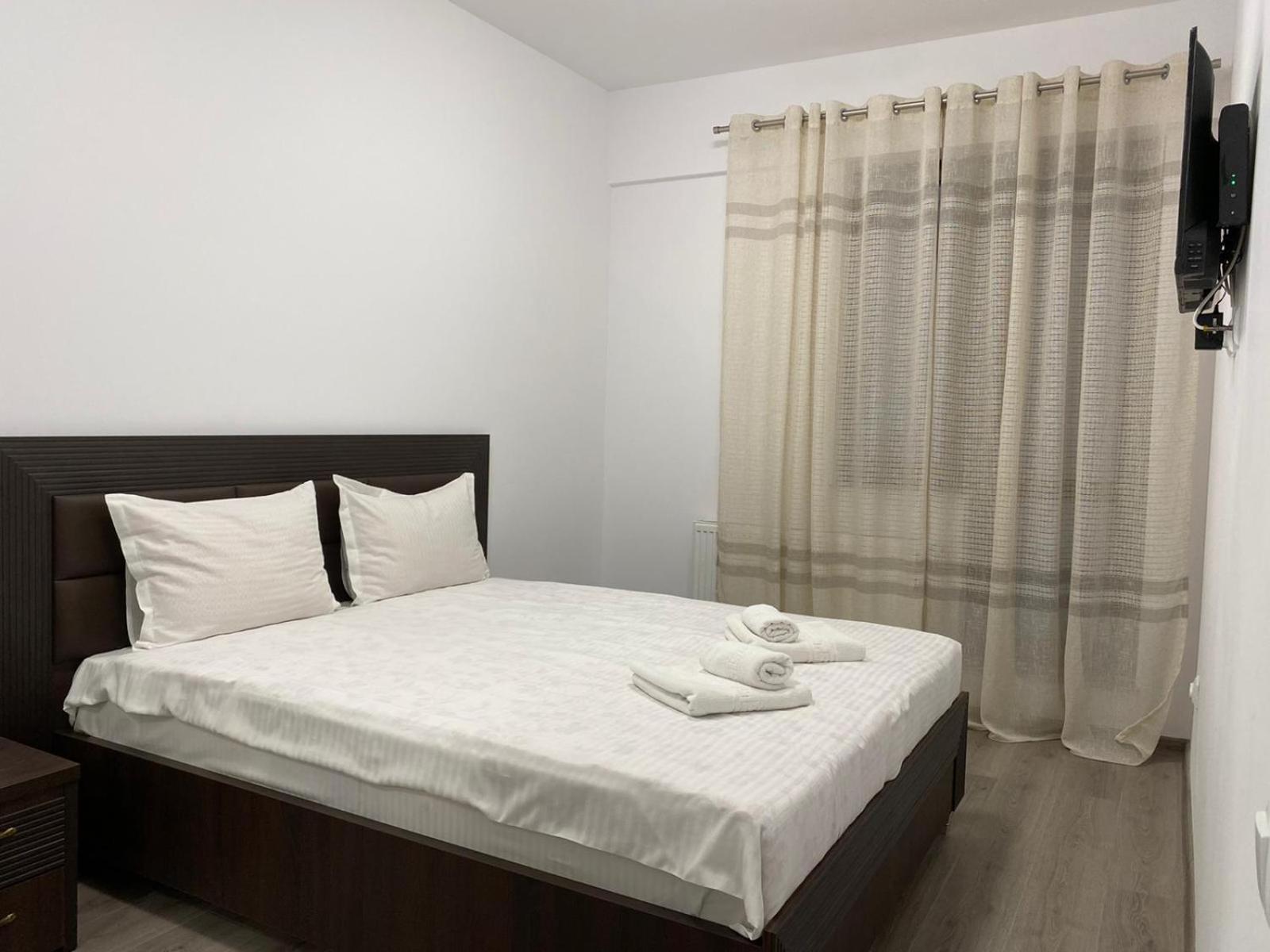 Studios & Apartments Palas By Glam Apartments Яш Екстериор снимка