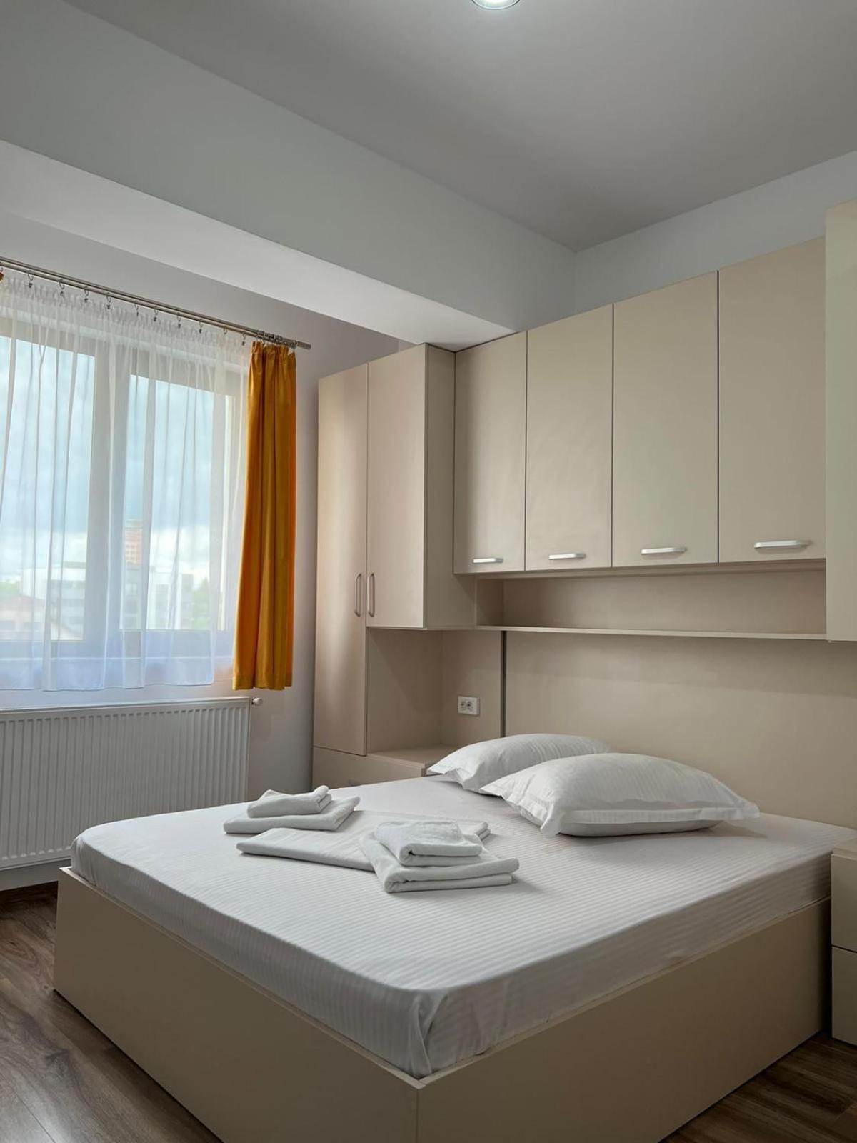 Studios & Apartments Palas By Glam Apartments Яш Екстериор снимка