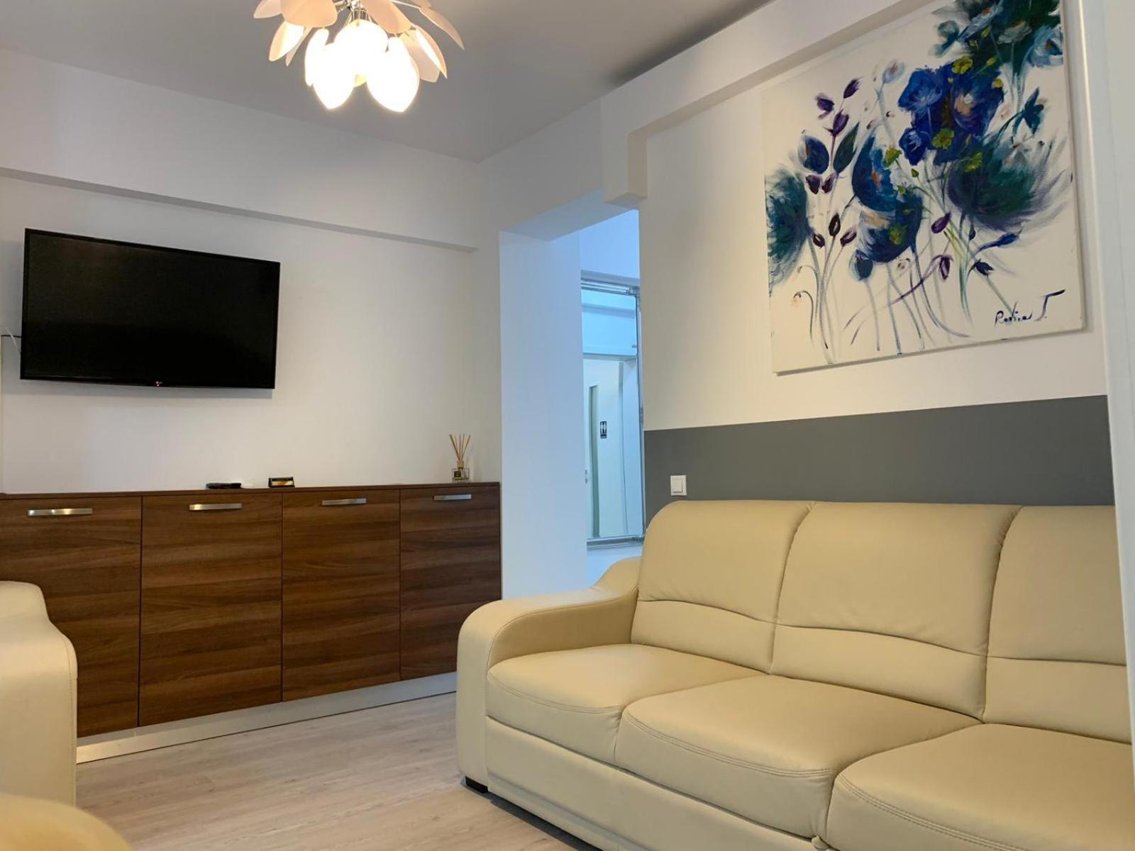 Studios & Apartments Palas By Glam Apartments Яш Екстериор снимка