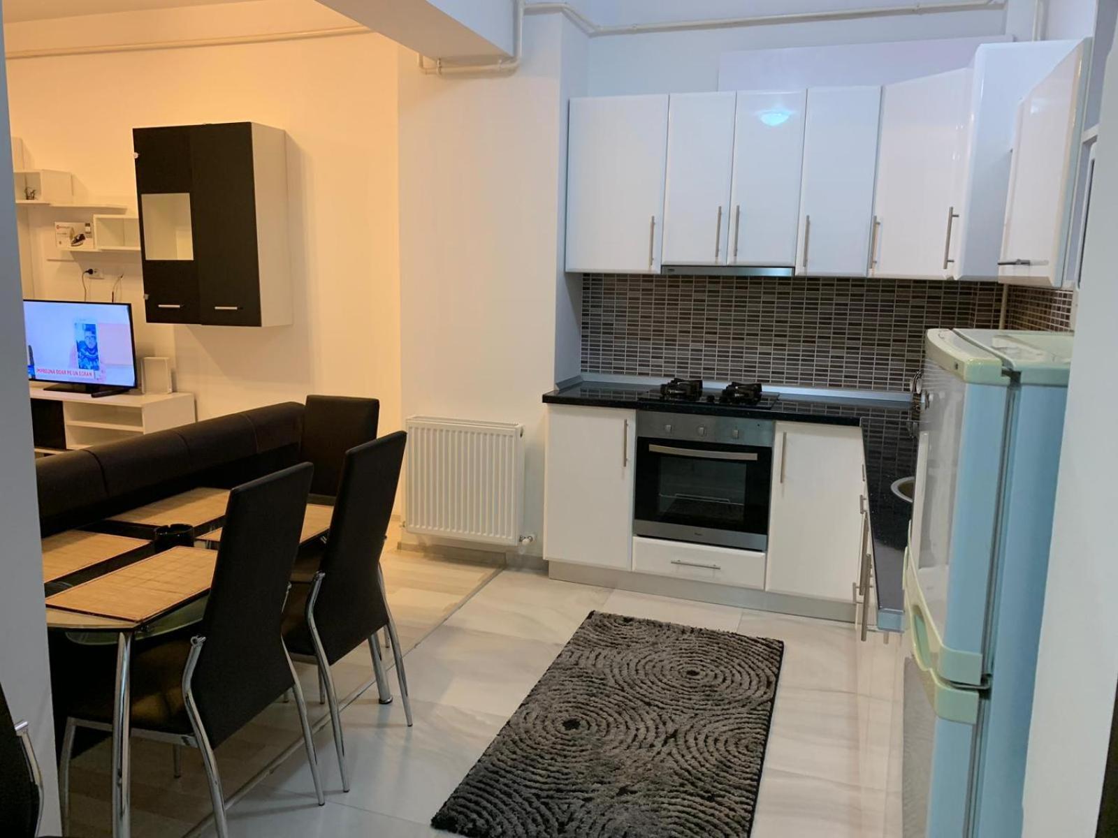 Studios & Apartments Palas By Glam Apartments Яш Екстериор снимка